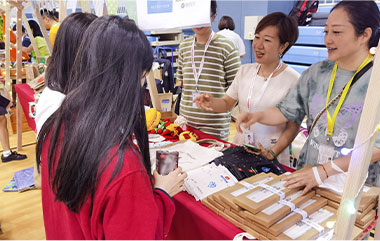 On-campus Charity Sale in Primary Schools